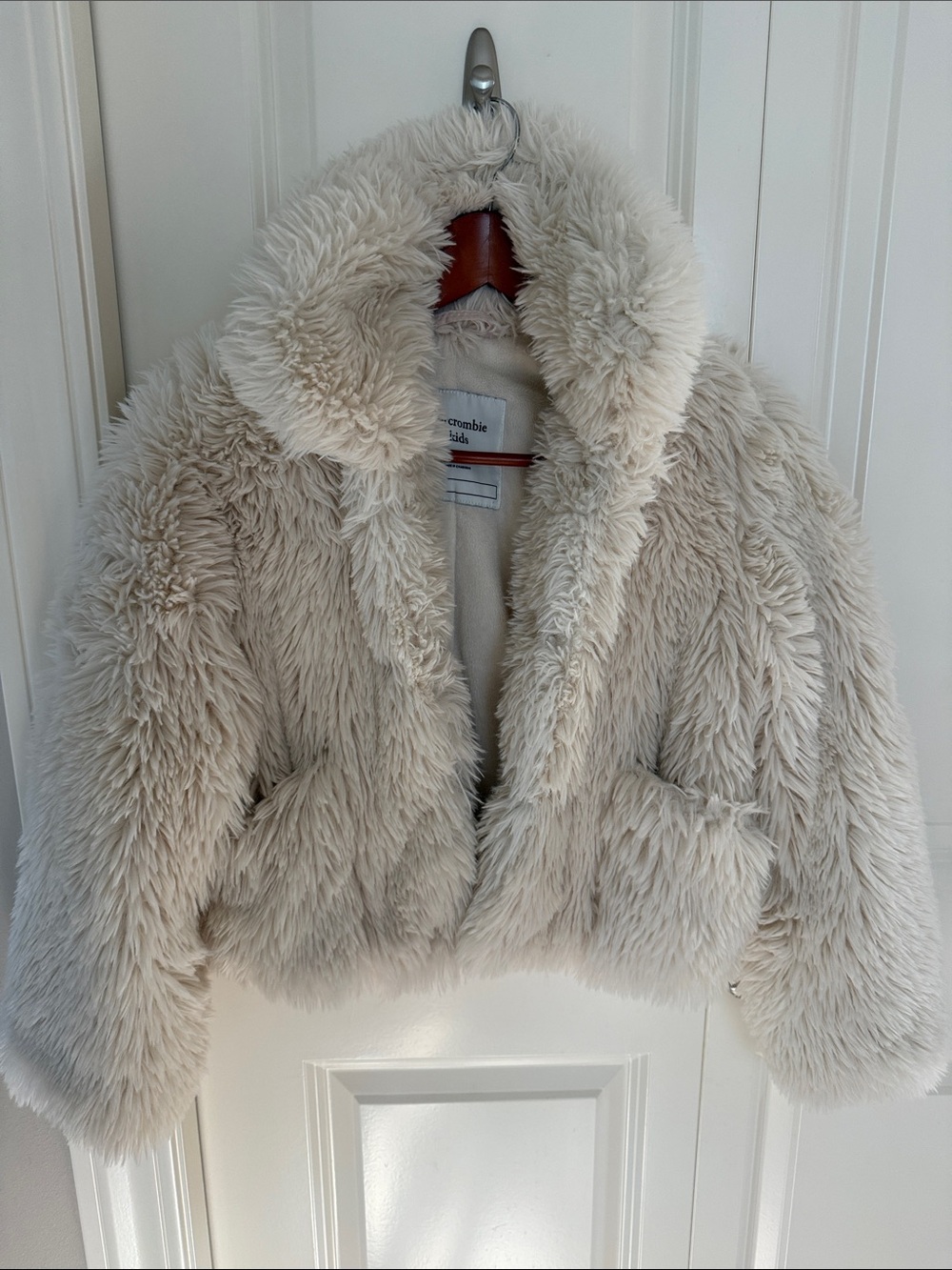 Kids Abercrombie & Fitch Plush Cream Faux-Fur Cropped Jacket